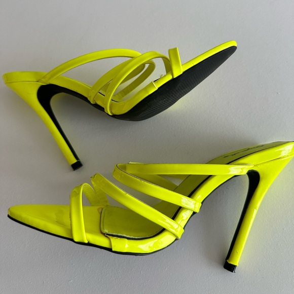 Qupid lime Strappy Heels - Size 7.5 W - Picture 6 of 6